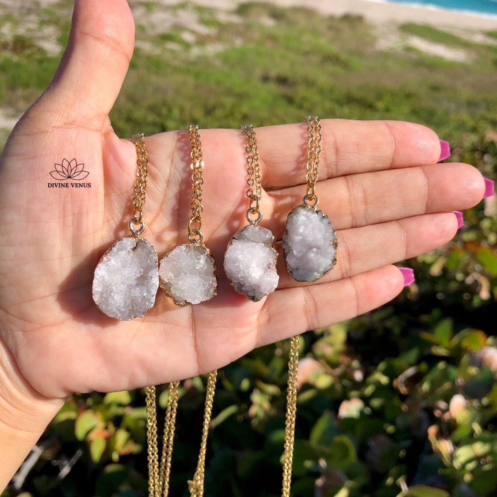 Druzy Agate, Whitesmoke, Natural, Gold Plated - Picture 7 of 11